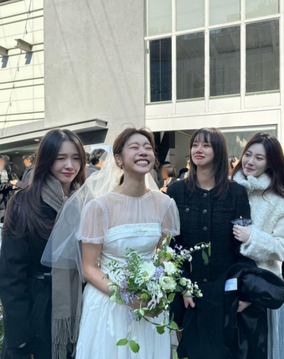 민아, 소진, 혜리, 유라 /사진=인스타그램