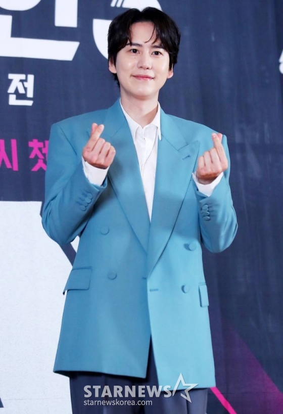 가수 규현이 26일 오전 서울 마포구 상암동 중소기업 DMC타워에서 진행된 JTBC &#039;싱어게인3&#039; 제작발표회에 참석해 포즈를 취하고 있다. 2023.10.26 /사진=김창현