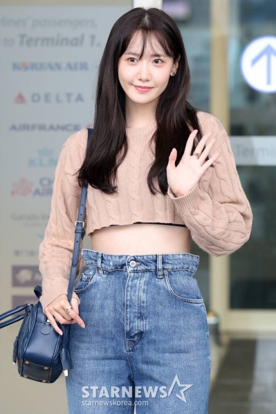 소녀시대(SNSD) 윤아(YOONA)가 프랑스 파리 패션위크 참석 차 2일 오전 인천국제공항을 통해 출국하고 있다. 2022.10.03 /사진=임성균 기자 tjdrbs23@