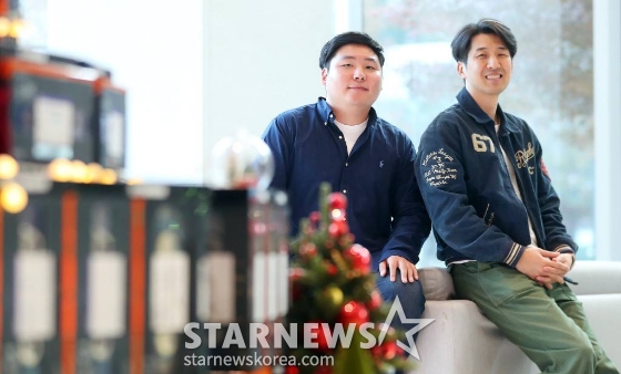 tvN 예능 &#039;콩 심은 데 콩 나고 팥 심은 데 팥 난다&#039;의 노광수 작가(사진 왼쪽), 하무성 PD/사진=김창현 기자 chmt@