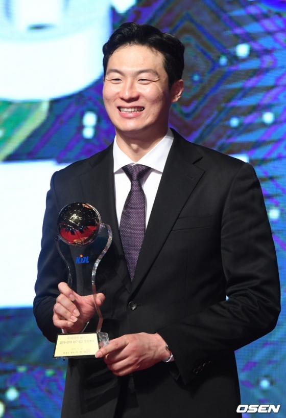 2018~2019시즌 MVP를 수상한 이정현. 