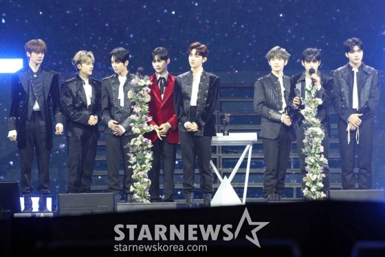 그룹 제로베이스원이 14일 필리핀 아레나에서 열린 '2023 아시아 아티스트 어워즈 인 필리핀'(2023 Asia Artist Awards IN THE PHILIPPINES, 이하 '2023 AAA')에서 'AAA 신인상'을 수상하고 소감을 말하고 있다. '2023 AAA'는 스타뉴스가 주최하고 Asia Artist Awards 조직위원회, TONZ 엔터테인먼트, PULP Live World가 공동 주관한다. 그룹 아이브(IVE) 장원영, 가수 강다니엘, 그룹 제로베이스원 성한빈이 MC를 맡았다. 2023.12.14 /사진=임성균