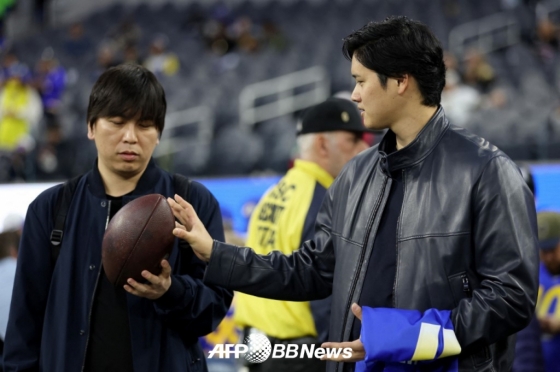오타니 쇼헤이와 통역 미즈하라 잇페이. /AFPBBNews=뉴스1