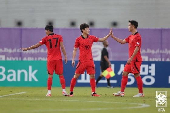 이재성 골에 세리머니를 펼치는 한국 대표팀. /사진=대한축구협회 제공