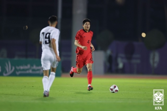 김민재(오른쪽). /사진=대한축구협회 제공