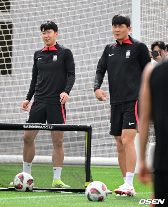 손흥민(왼쪽)과 김민재. /사진=OSEN