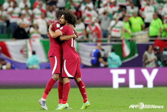 기뻐하는 카타르 선수들. /AFPBBNews=뉴스1