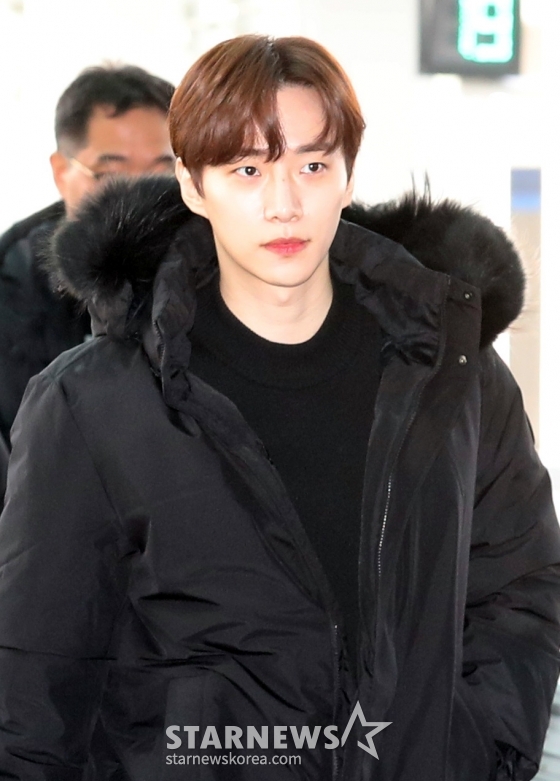 그룹 2PM 준호가 &#039;제38회 골든디스크 어워즈&#039; 일정을 위해 자카르타로 5일 오후 인천국제공항을 통해 출국하고 있다. 2024.01.05 /사진=임성균