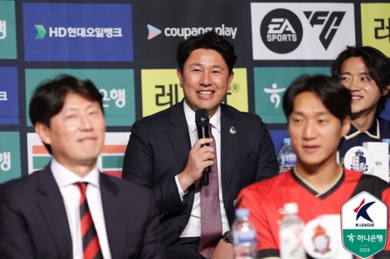 김도균 서울이랜드 감독이 질문에 답하고 있다. /사진=한국프로축구연맹 제공