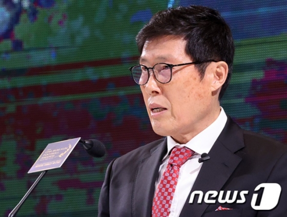 차범근 전 감독이 2월 29일 서울 종로구 HW컨벤션센터 열린 ‘제36회 차범근 축구상&#039; 시상식에서 축사를 하고 있다. /사진=뉴스1 제공