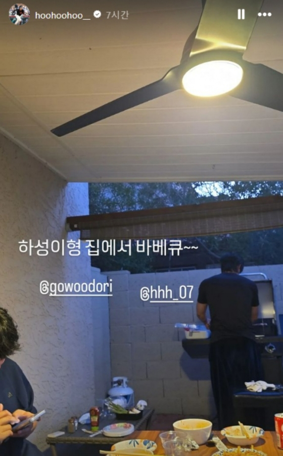 김하성(오른쪽)과 고우석, 이정후가 3일(한국시간) 김하성의 집에 모여서 바비큐 파티를 했다. /사진=이정후 개인 SNS