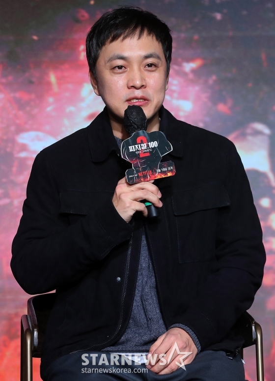 이종일 PD가 14일 오전 서울 마포구 호텔 나루 서울 엠갤러리에서 진행된 넷플릭스 오리지널 예능 &#039;피지컬: 100 시즌2-언더그라운드&#039; 제작발표회에 참석해 인사말을 하고 있다.  &#039;피지컬: 100&#039;은 가장 완벽한 피지컬을 가진 최고의 &#039;몸&#039;을 찾기 위해, 최강 피지컬이라 자부하는 100인이 벌이는 극강의 서바이벌 게임 예능이다. 오는 19일 공개. 2024.03.14 /사진=김창현