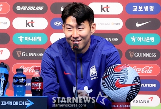 2026 FIFA 북중미 월드컵 2차예선 태국전 기자회견이 20일 오후 서울월드컵경기장에서 진행됐다. 주장 손흥민이 기자들의 질문에 답하고 있다. /상암=김진경 기자