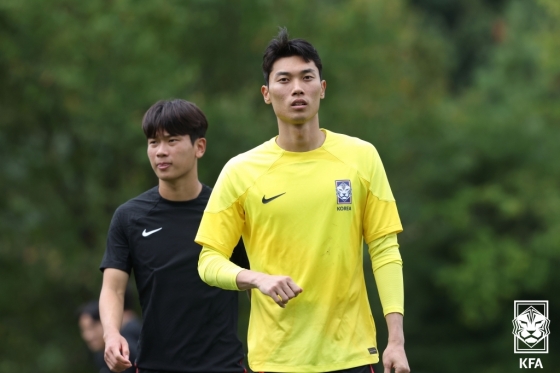 U-23 한국 축구대표팀 골키퍼 김정훈(오른쪽). /사진=대한축구협회