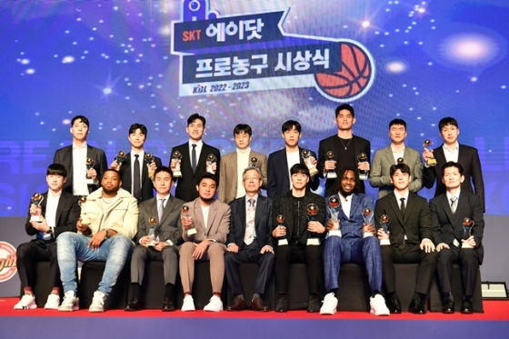 2022~2023시즌 KBL 시상식 수상자들. /사진=KBL