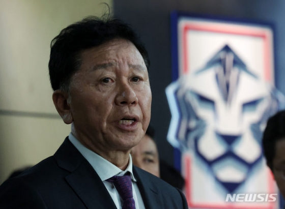  정해성 대한축구협회 국가대표 전력강화위원장이 2일 오후 서울 종로구 축구회관에서 제5차 전력강화위원회 결과 브리핑을 하고 있다. /사진=뉴시스