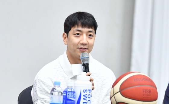 허훈이 지난 2일 서울 송파구 올림픽파크텔의 올림피아홀에서 열린 &#039;2023~24 정관장 프로농구 플레이오프(PO) 미디어데이&#039;에서 질문에 답하고 있다. /사진=KBL 제공