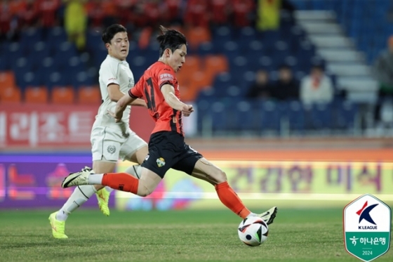 양민혁(오른쪽). /사진=한국프로축구연맹 제공