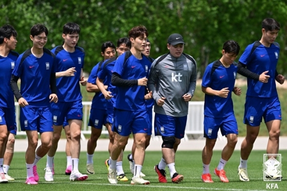 팀 훈련에 집중하는 23세 이하 대표팀. /사진=대한축구협회 제공
