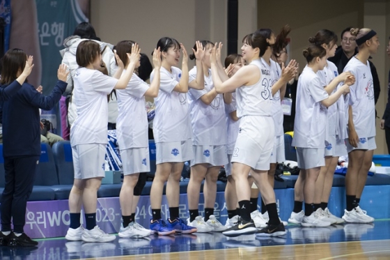 올해 1월 열린 WKBL 올스타 페스티벌에 참석한 일본 라이징 스타 팀. /사진=WKBL 