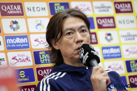 승리 소감을 전하는 홍명보 감독. /사진=한국프로축구연맹 제공