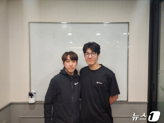 22일 만난 박지원(왼쪽)과 황대헌. /사진=뉴스1, 라이언앳