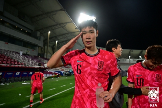 경레 세리머니하는 이영준(김천 상무). /사진제공=대한축구협회(KFA)