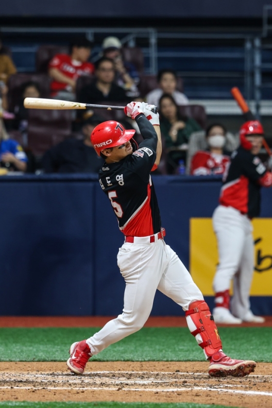 김도영이 25일 고척 키움전에서 홈런을 치고 있다. KBO 최초 첫 월간 10홈런-10도루에 성공하는 순간. /사진=KIA 타이거즈