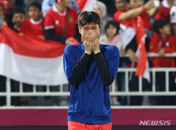 한국 U-23 축구대표팀 공격수 이영준이 경기 후 눈물을 보이고 있다. /사진=뉴시스