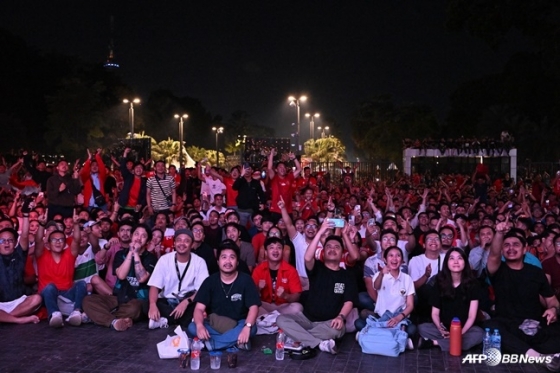 길거리 응원전을 펼치는 인도네시아 국민들. /AFPBBNews=뉴스1