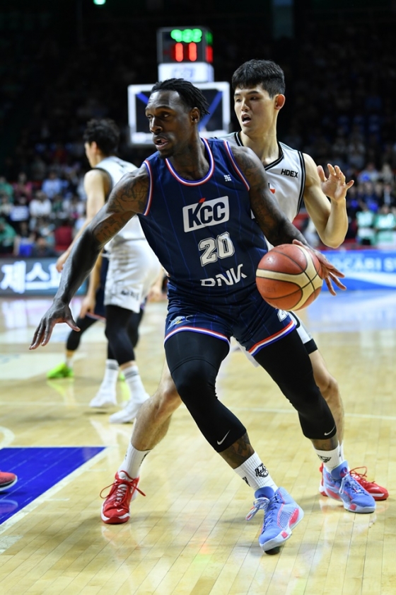 KCC 라건아. /사진=KBL 제공 