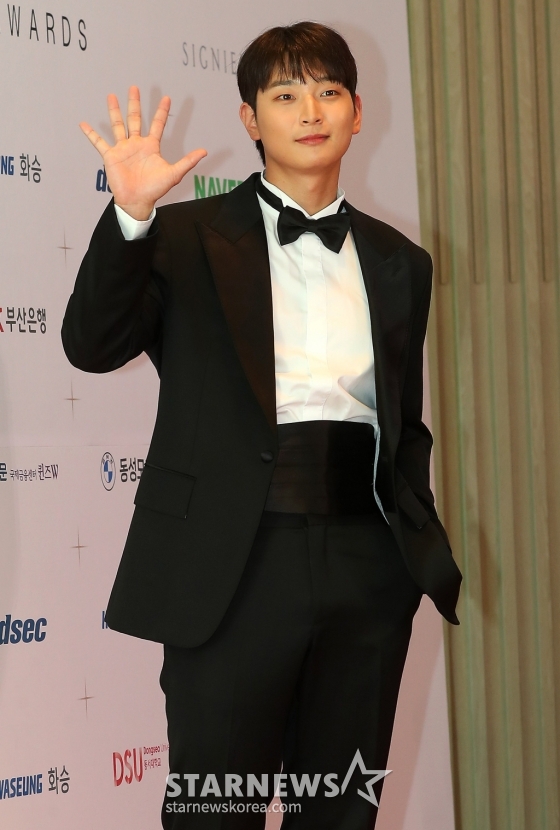 배우 정진운이 5일 오후 부산 해운대구 시그니엘에서 진행된 &#039;2023 부일영화상&#039; 레드카펫 행사에 참석하고 있다. 2023.10.05 /사진=김창현