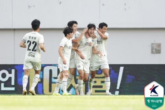 기뻐하는 대구FC 선수단. /사진=한국프로축구연맹 제공