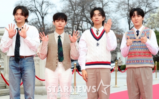 밴드 루시가 27일 오후 서울 동대문구 경희대학교 평화의 전당에서 열린 &#039;2024 유니버설 슈퍼스타 어워즈(Universal Superstar Awards)&#039;에서 레드카펫을 밟고 있다. 2024.03.27 /사진=김창현 기자
