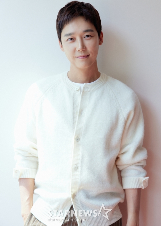 SBS 드라마 &#039;7인의 부활&#039;의 배우 윤종훈이 20일 진행된 종영 라운드 인터뷰를 위해 포즈를 취하고 있다. /사진제공=키이스트 2024.05.20 /사진=이동훈