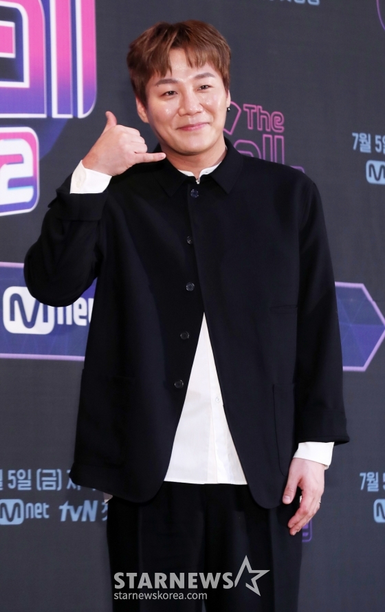  가수 윤민수가 5일 오전 서울 마포구 상암 CJ E&amp;M에서 진행된 Mnet &#039;더 콜2&#039; 제작발표회에 참석해 포즈를 취하고 있다.