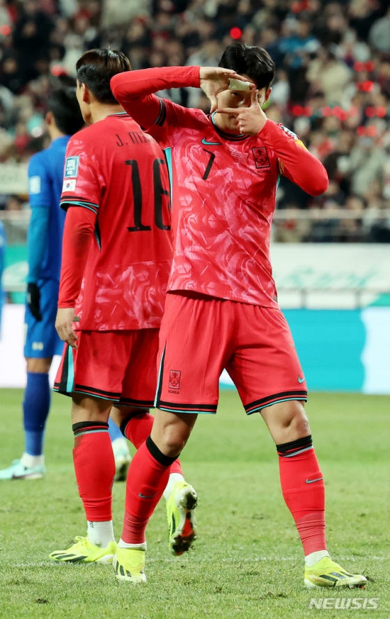 손흥민이 지난 3월 21일 서울월드컵경기장에서 열린 한국 대 태국의 '2026 FIFA 북중미 월드컵' 아시아 2차 예선에서 골을 넣고 세리머니를 하고 있다. /사진=뉴시스