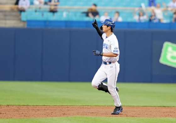 삼성 구자욱이 22일 KT전에서 3회말 솔로 홈런을 날리고 세리머니를 하고 있다. /사진=삼성 라이온즈 제공
