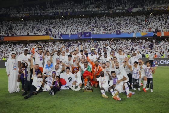 2023~2024시즌 아시아축구연맹(AFC) 챔피언스리그(ACL) 우승 후 기뻐하는 알 아인 선수들. /사진=알 아인 공식 SNS