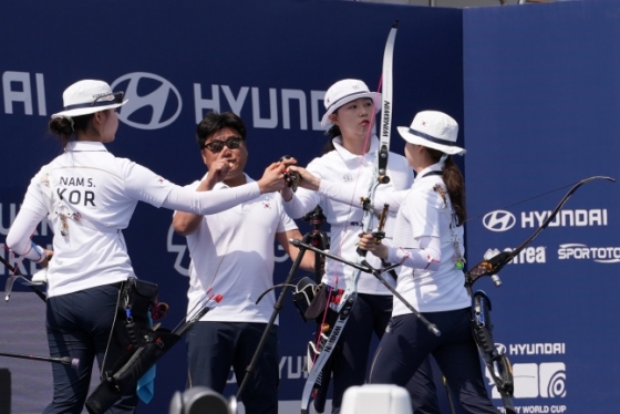 대한민국 여자 양궁 리커브 국가대표팀이 26일 경북 예천에서 열린 2024 현대 양궁 월드컵 2차 대회에서 경기에 임하고 있다. /사진=대한양궁협회 제공