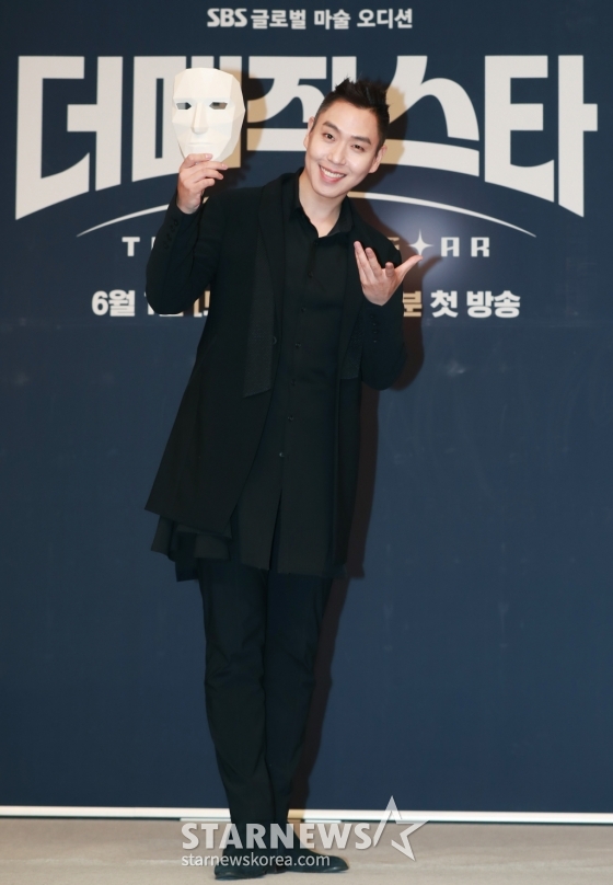 일루셔니스트 이은결이 30일 오후 서울 양천구 목동 SBS에서 진행된 새 예능 &#039;더 매직스타&#039; 제작발표회에 참석해 포즈를 취하고 있다. 국내 최초 글로벌 마술 오디션 &#039;더 매직스타&#039;는 6월 1일 첫 방송된다. /2024.05.30 /사진=이동훈