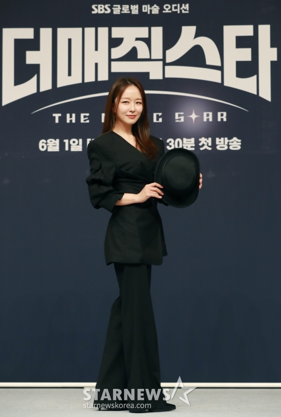 박선영 아나운서가 30일 오후 서울 양천구 목동 SBS에서 진행된 새 예능 &#039;더 매직스타&#039; 제작발표회에 참석해 포즈를 취하고 있다. 국내 최초 글로벌 마술 오디션 &#039;더 매직스타&#039;는 6월 1일 첫 방송된다. /2024.05.30 /사진=이동훈