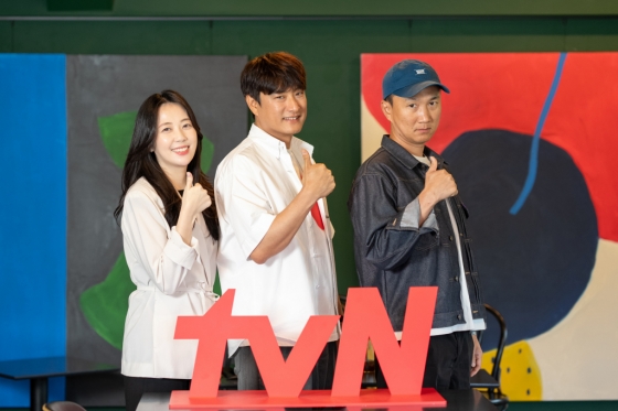 이시은 작가, 윤종호 감독, 김태엽 감독 /사진제공=tvN