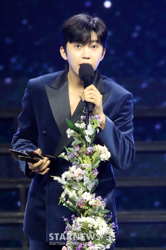 가수 임영웅이 14일 필리핀 아레나에서 열린 &#039;2023 아시아 아티스트 어워즈 인 필리핀&#039;(2023 Asia Artist Awards IN THE PHILIPPINES, 이하 &#039;2023 AAA&#039;)에서 &#039;AAA 베스트초이스상&#039;을 수상하고 소감을 말하고 있다.   &#039;2023 AAA&#039;는 스타뉴스가 주최하고 Asia Artist Awards 조직위원회, TONZ 엔터테인먼트, PULP Live World가 공동 주관한다. 그룹 아이브(IVE) 장원영, 가수 강다니엘 /사진=임성균