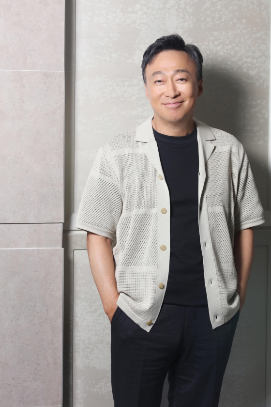 영화 &#039;핸섬가이즈&#039;의 배우 이성민이 13일 오전 진행된 라운드 인터뷰를 위해 포즈를 취하고 있다. /사진제공=NEW 2024.06.13 /사진=이동훈