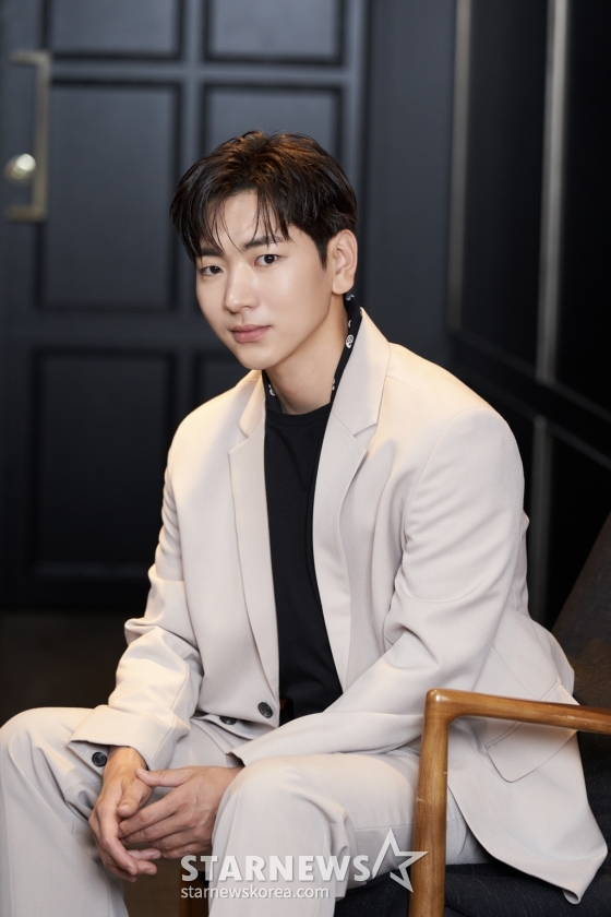 영화 &#039;다우렌의 결혼&#039;의 배우 이주승이 30일 진행된 인터뷰를 위해 포즈를 취하고 있다. /사진제공=트리플픽쳐스 2024.05.30 /사진=이동훈