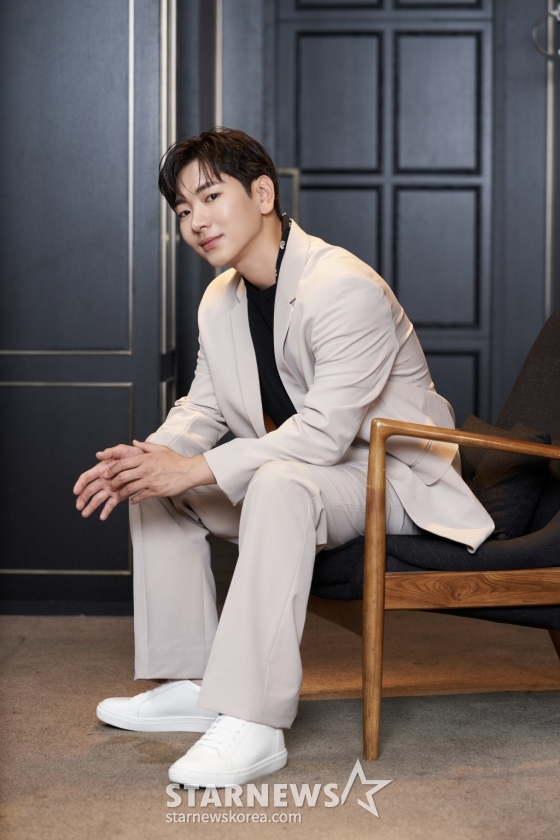 영화 &#039;다우렌의 결혼&#039;의 배우 이주승이 30일 진행된 인터뷰를 위해 포즈를 취하고 있다. /사진제공=트리플픽쳐스 2024.05.30 /사진=이동훈
