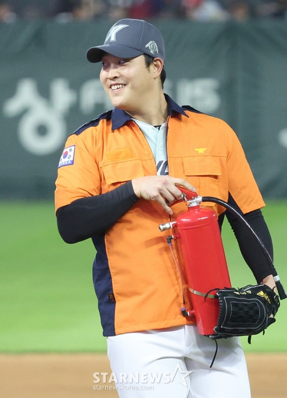 '2024 신한 SOL Bank KBO 올스타전'이 6일 오후 인천 SSG랜더스필드에서 열렸다.  나눔팀 조상우(키움)가 마운드에 오르고 있다. /사진=김진경 대기자