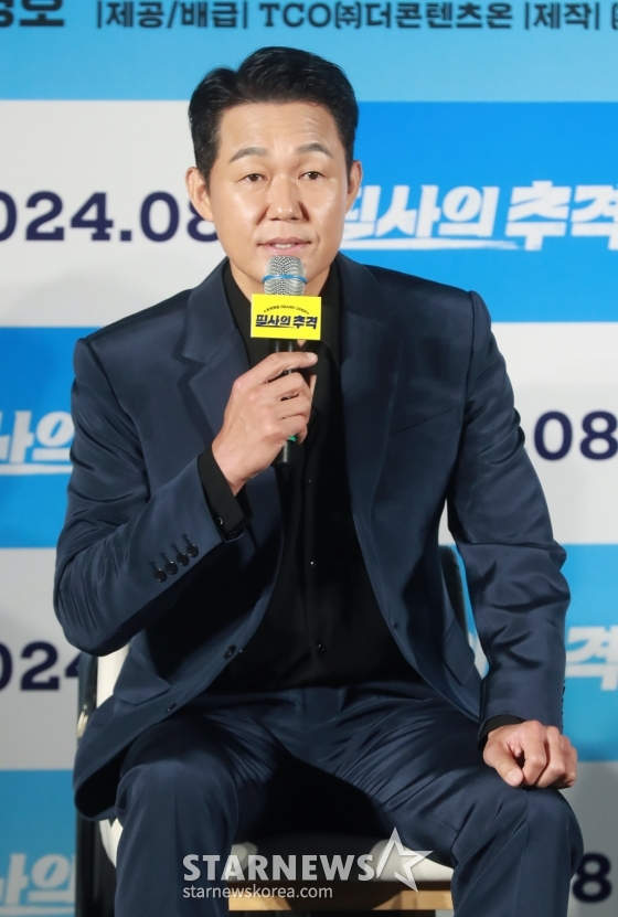 배우 박성웅이 23일 오전 서울 CGV용산아이파크몰에서 진행된 영화 &#039;필사의 추격&#039;(감독 김재훈) 제작발표회에 참석해 질문에 답하고 있다. /2024.07.23 /사진=이동훈