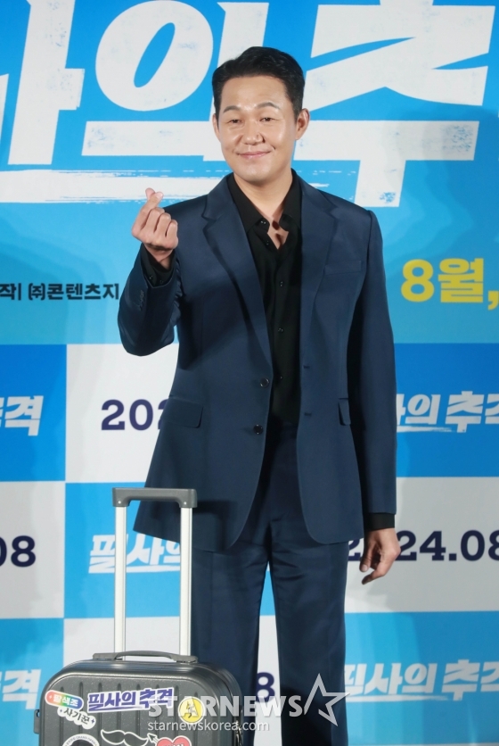 배우 박성웅이 23일 오전 서울 CGV용산아이파크몰에서 진행된 영화 &#039;필사의 추격&#039;(감독 김재훈) 제작발표회에 참석해 포즈를 취하고 있다. /2024.07.23 /사진=이동훈
